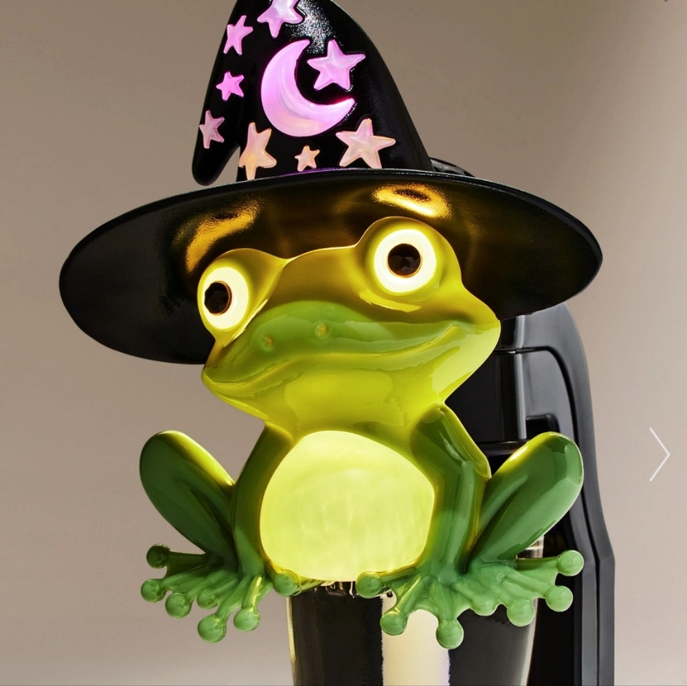 Bath & Body Works Frog Witch Nightlight Wallflowers Plug Halloween BBW Harry Pot